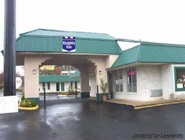 Knights Inn Hurricane Mills Екстериор снимка